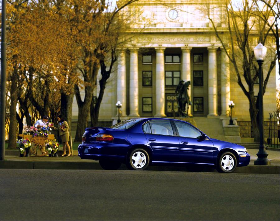  Chevrolet Malibu 1998 года  (фото 14 из 20)